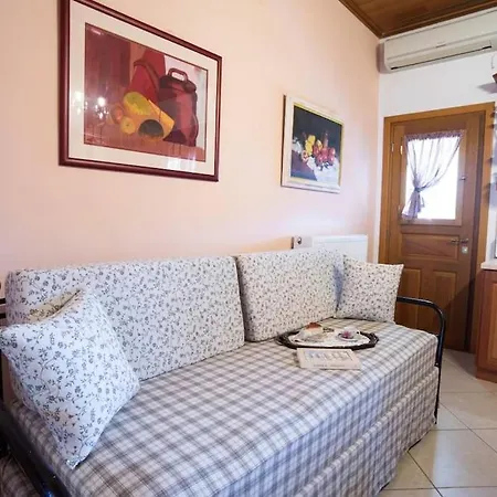 דירה Ellie's Vintage House *
