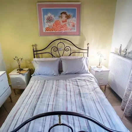 Ellie's Vintage House